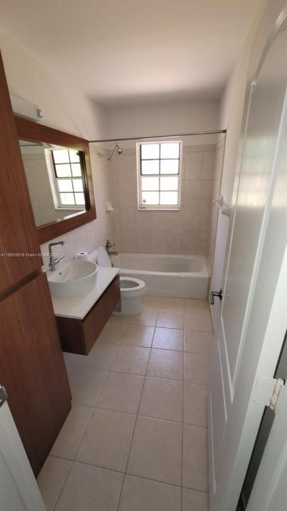 725 Westward Dr, Miami Springs, Florida 33166, Estados Unidos