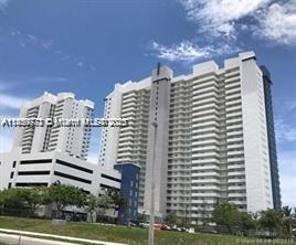 15051 Royal Oaks Ln 1705, North Miami, Florida 33181, USA