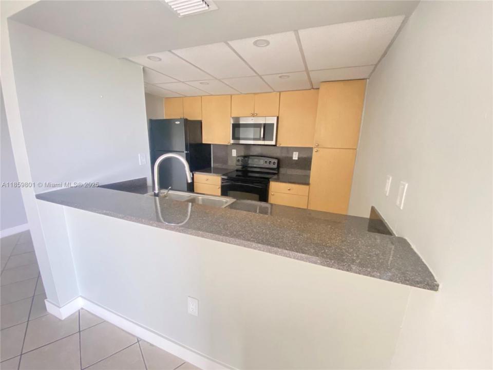 7125 NW 186th St B304, Hialeah, Florida 33015