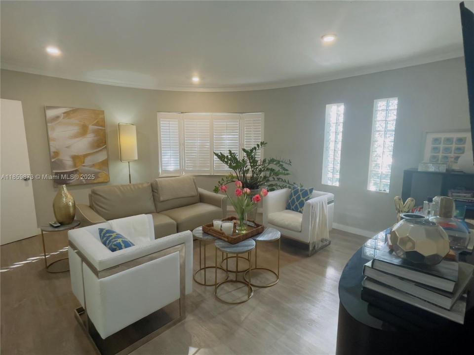 8101 Harding Ave, Miami Beach, Florida 33141, HOA KỲ