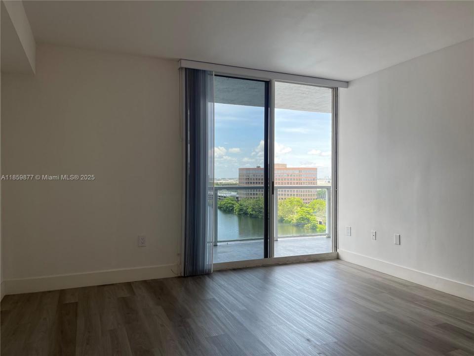 5085 NW 7th St 1203, Miami, Флорида 33126, Соединенные Штаты