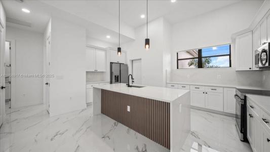 27 SW 8th Pl, Cape Coral, Florida 33991, USA