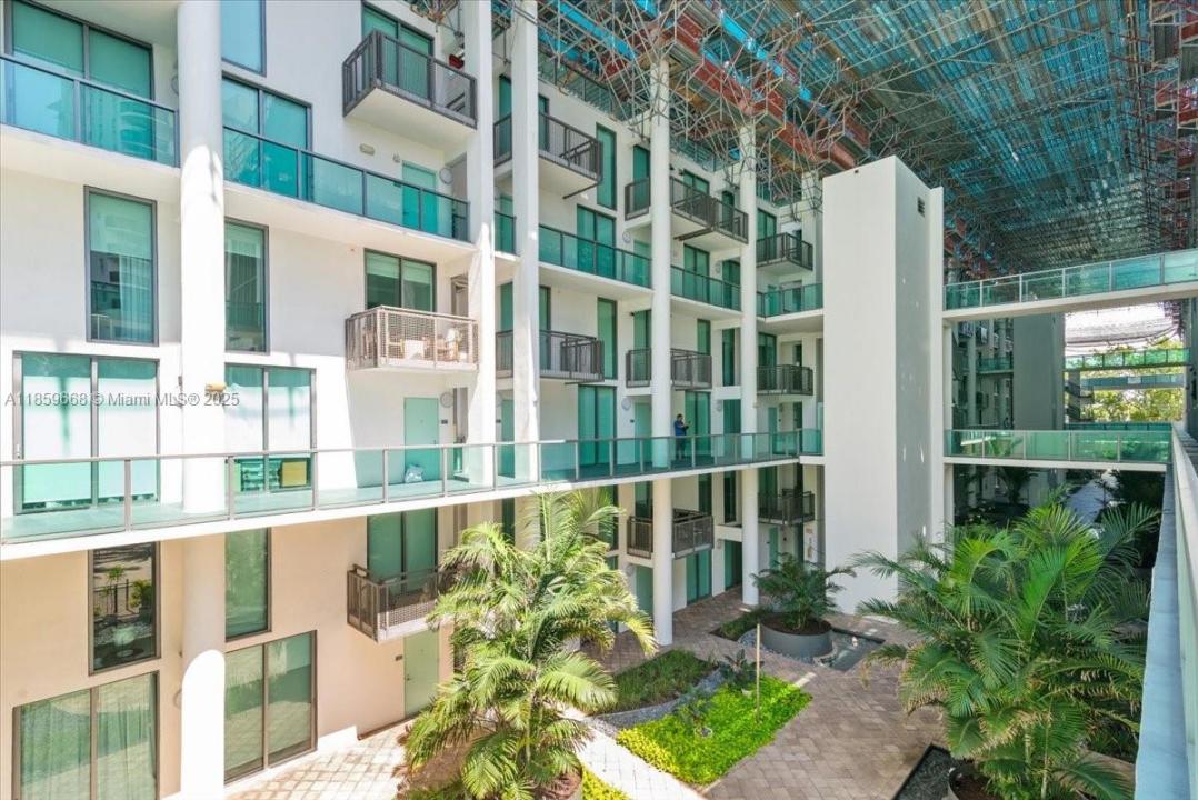 6000 Collins Ave 146, Miami Beach, Floride 33140, États-Unis