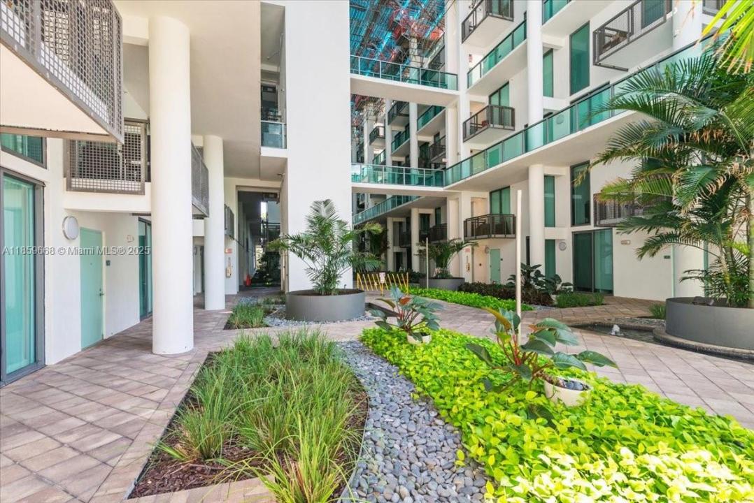 6000 Collins Ave 146, Miami Beach, Floride 33140, États-Unis