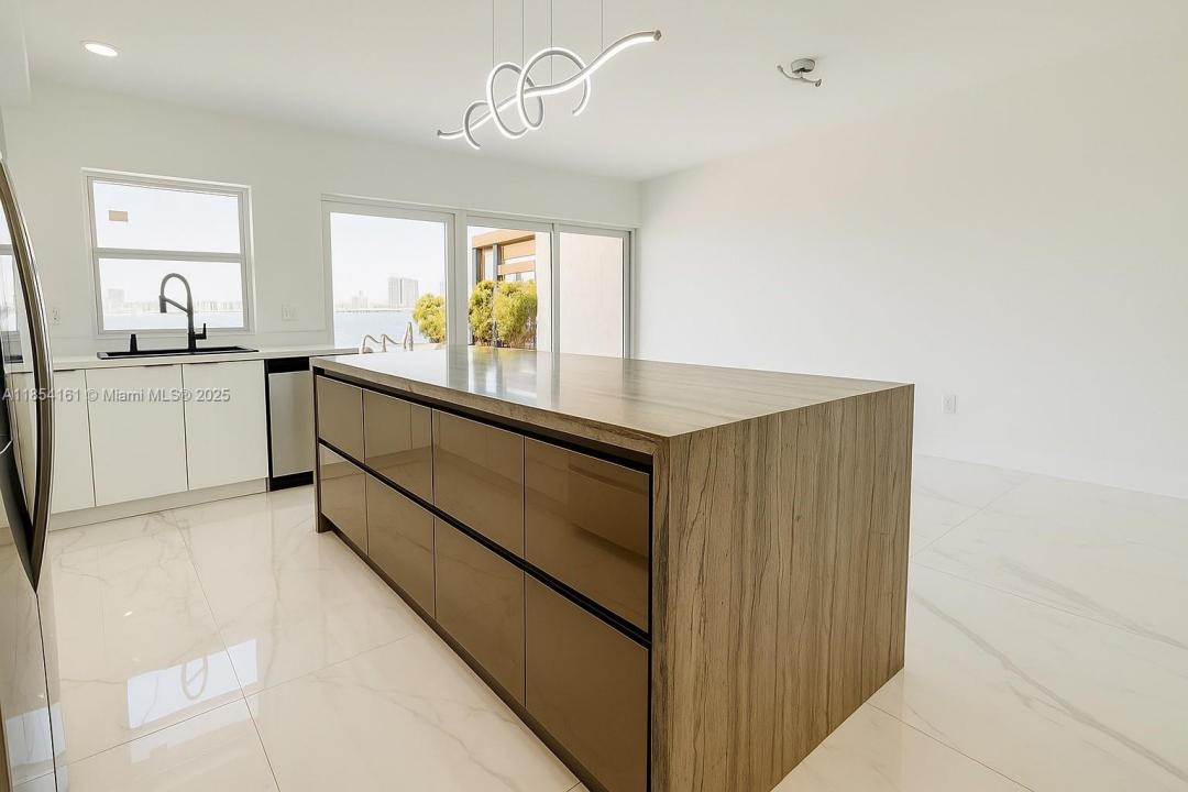 North Miami Beach, Floryda 33160, USA