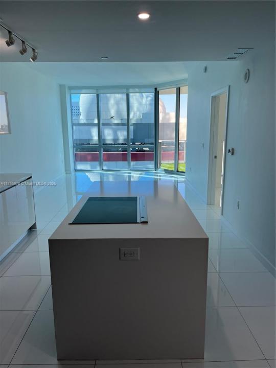 851 NE 1st Ave 906, Miami, פלורידה 33132, ארצות הברית של אמריקה 