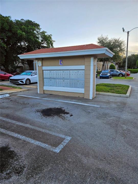 10137 Twin Lakes Dr 2-E, Coral Springs, Floryda 33071, USA