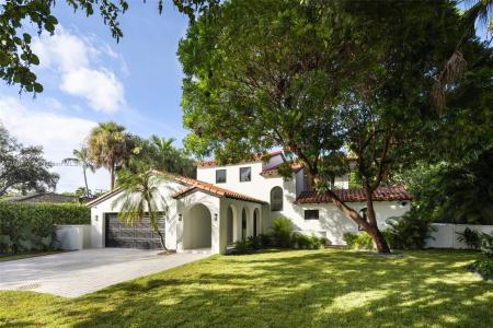 6811 Riviera Dr, Coral Gables, Florida 33146, USA