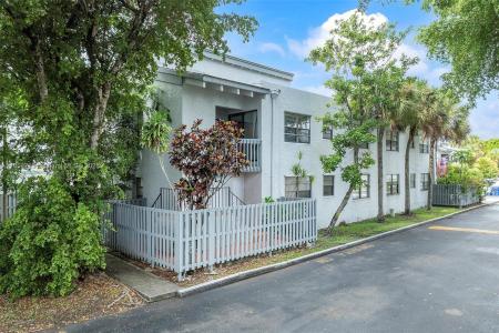 10542 NW 7th Ter B7, Miami, Florida 33172, USA