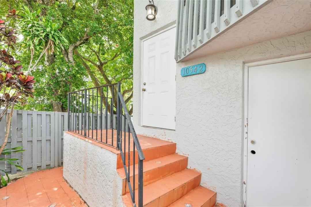 10542 NW 7th Ter B7, Miami, フロリダ 33172, アメリカ合衆国