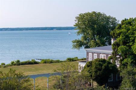 59600 Main Road, Southold, New York 11971