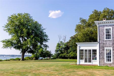 59600 Main Road, Southold, New York 11971