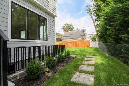 8 Sealy Drive, Hempstead, New York 11559, États-Unis