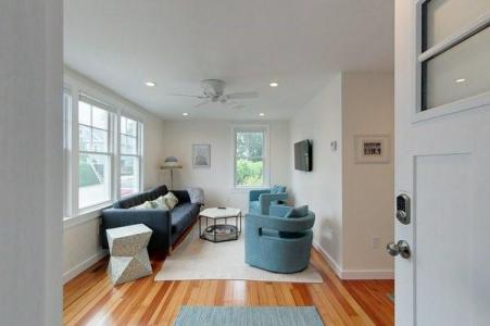 23 Warren Avenue 1, Middletown, Rhode Island 02842, HOA KỲ