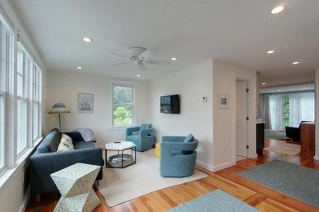 23 Warren Avenue 1, Middletown, Rhode Island 02842, HOA KỲ
