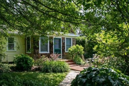 25 Warren Avenue, Middletown, RI 02842, USA