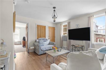 62 Dixon Street, Newport, רוד איילנד 02840, ארצות הברית של אמריקה 