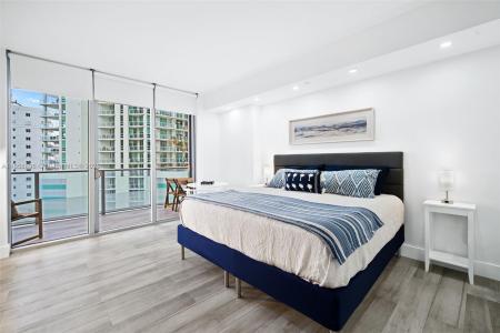 1300 Brickell Bay Dr 905, Miami, Florida 33131, USA