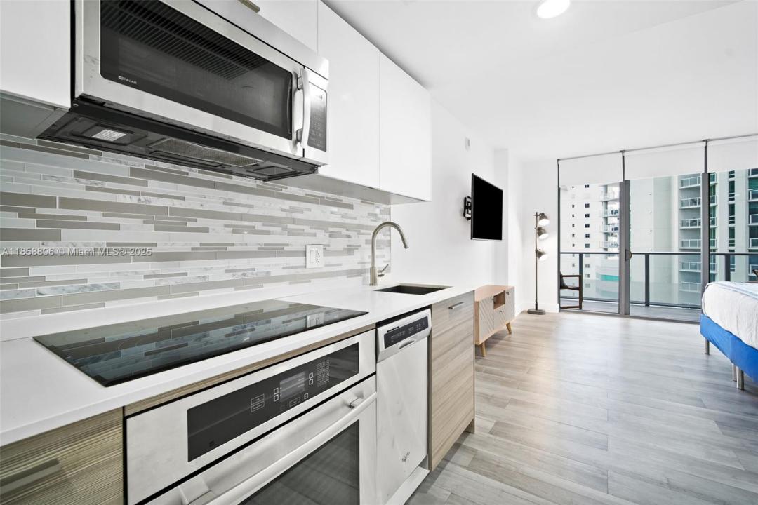 1300 Brickell Bay Dr 905, Miami, Florida 33131, Stati Uniti