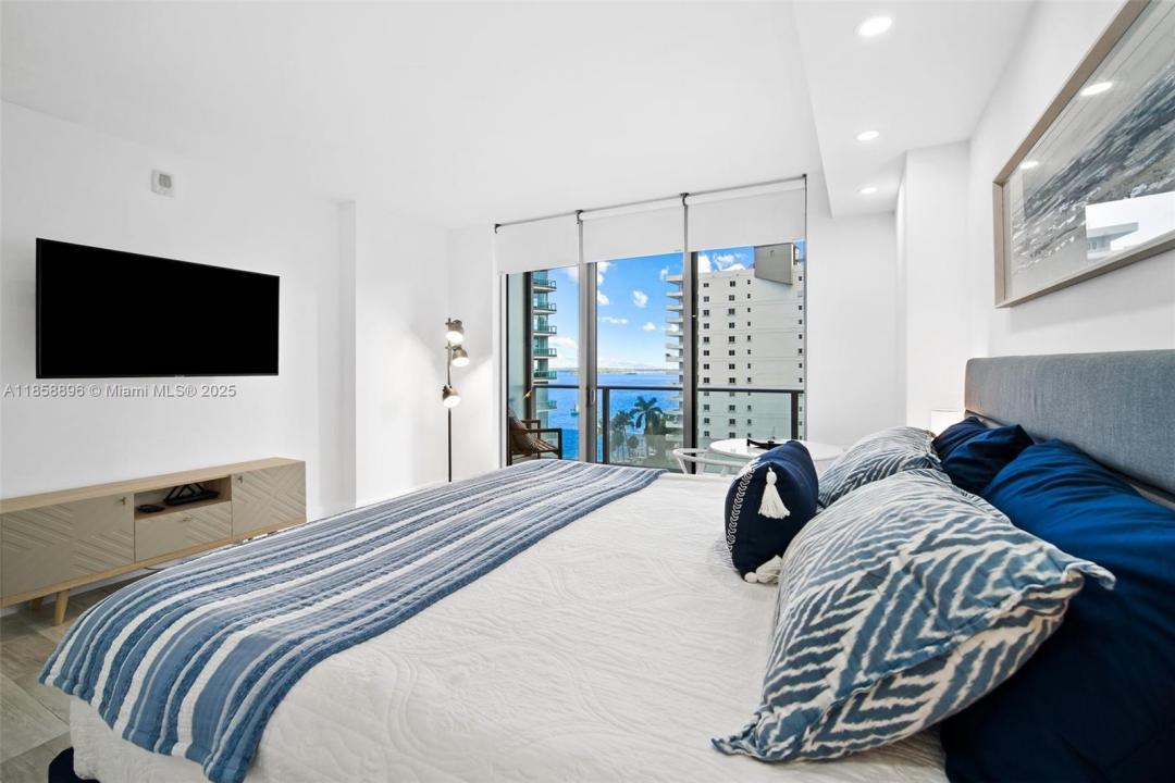 1300 Brickell Bay Dr 905, Miami, Florida 33131, Stati Uniti