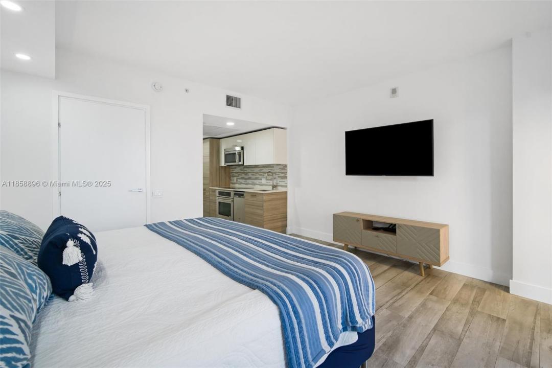 1300 Brickell Bay Dr 905, Miami, Florida 33131, Stati Uniti