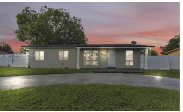 3738 NW 207th Dr, Miami Gardens, Flórida 33055, Estados Unidos