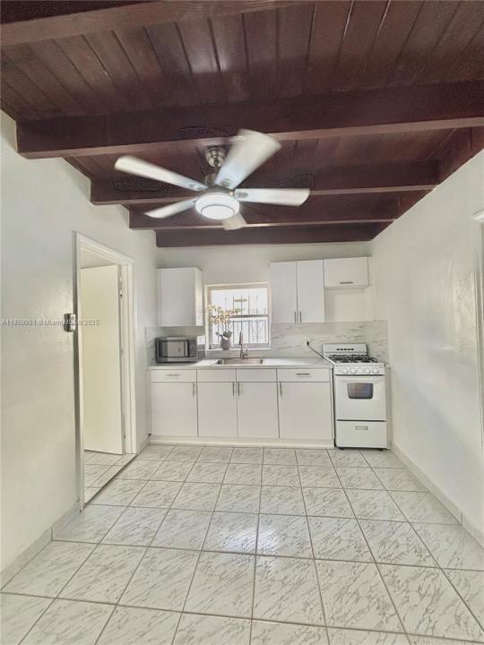 618 E 24th St 1, Hialeah, Florida 33013