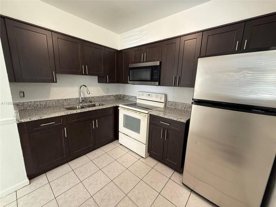 1620 NW 52nd Ave A, Lauderhill, Флорида 33313, Соединенные Штаты