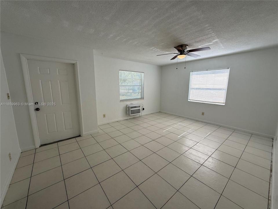 1620 NW 52nd Ave A, Lauderhill, Флорида 33313, Соединенные Штаты