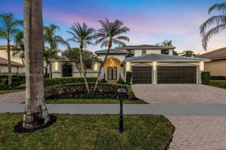 2530 Montclaire Cir, Weston, Florida 33327, USA