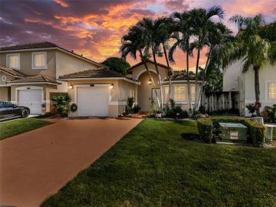 8711 SW 214th St, Cutler Bay, Florida 33189, USA