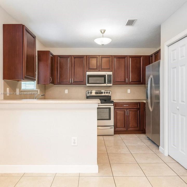 2417 SE 14th St, Homestead, Florida 33035, USA