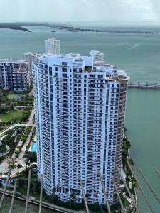 901 Brickell Key Blvd 2001, Miami, Florida 33131, USA