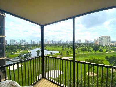 20379 W Country Club Dr 935-3, Aventura, Florida 33180, USA