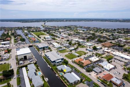 1409 SE 46TH LN 105, Florida 33904, USA