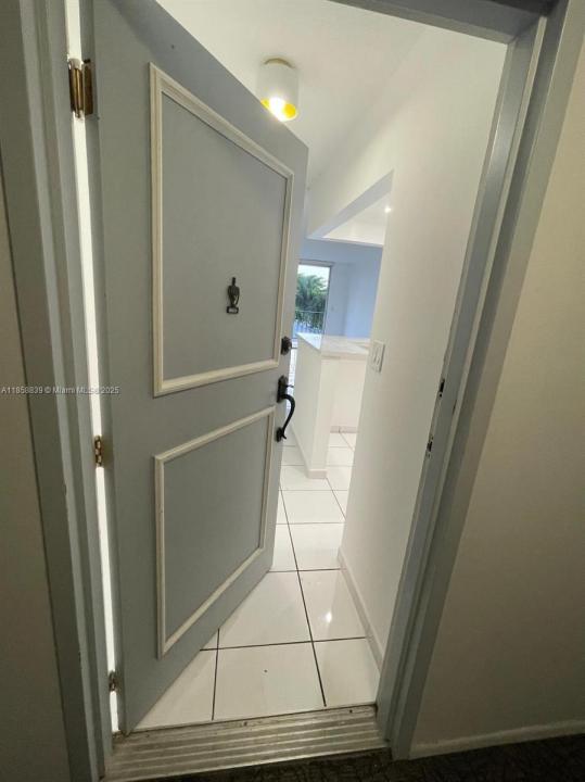 1465 NE 123rd St 412, North Miami, フロリダ 33161, アメリカ合衆国