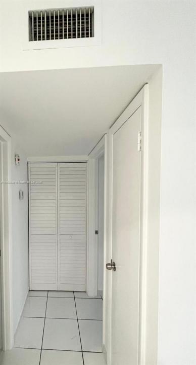 1465 NE 123rd St 412, North Miami, フロリダ 33161, アメリカ合衆国