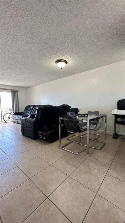 6060 W 21st Ct 604, Hialeah, 플로리다 33016, 미국