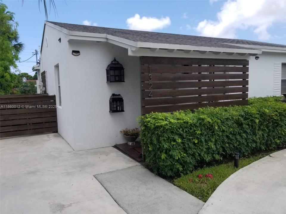1324 NW 1st Ave, Fort Lauderdale, Florida 33311, Stati Uniti