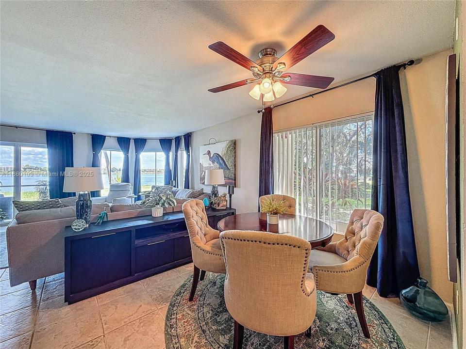 2647 NW 33rd St 2306, Oakland Park, Florida 33309