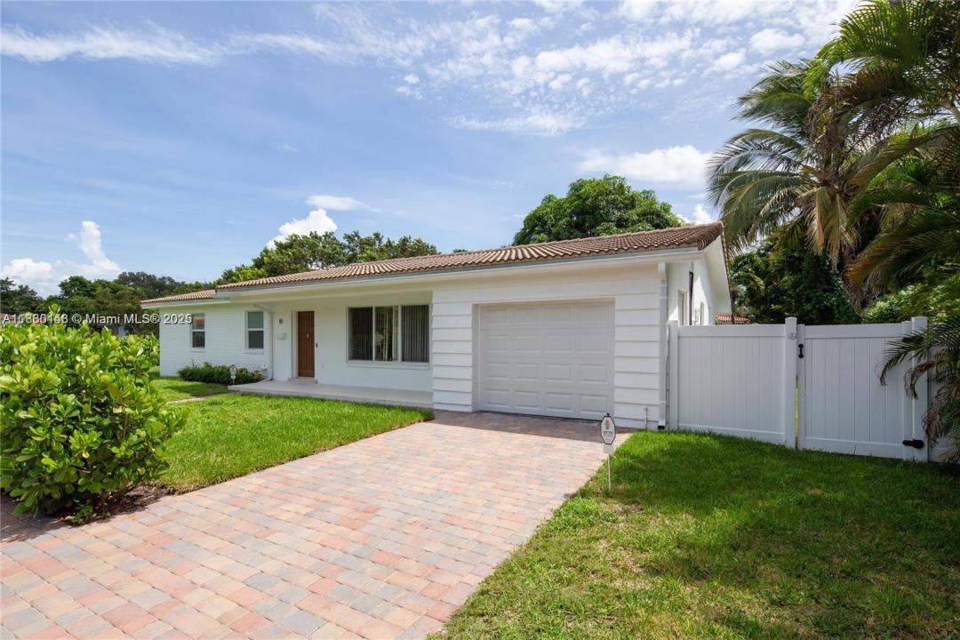 10 NW 100th St, Miami Shores, Floryda 33150, USA