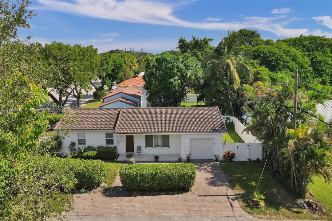 10 NW 100th St, Miami Shores, פלורידה 33150, ארצות הברית של אמריקה 