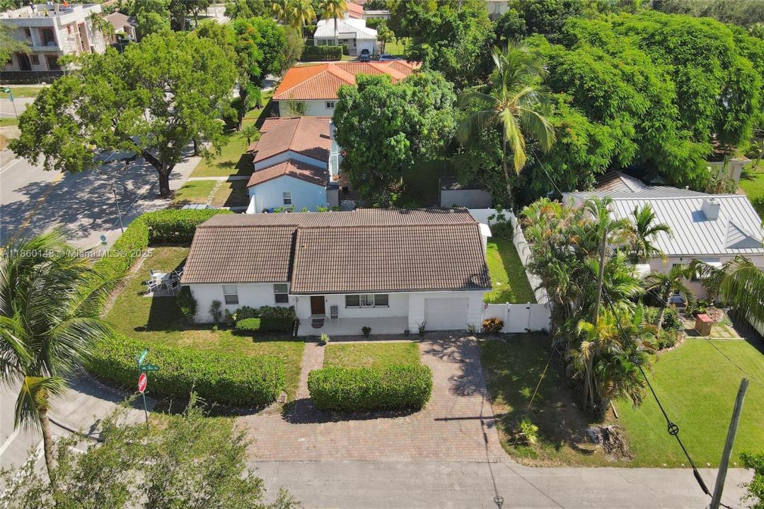 10 NW 100th St, Miami Shores, פלורידה 33150, ארצות הברית של אמריקה 
