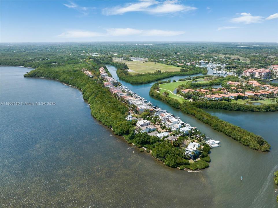 6222 Paradise Point Drive 6222, Palmetto Bay, פלורידה 33157, ארצות הברית של אמריקה 