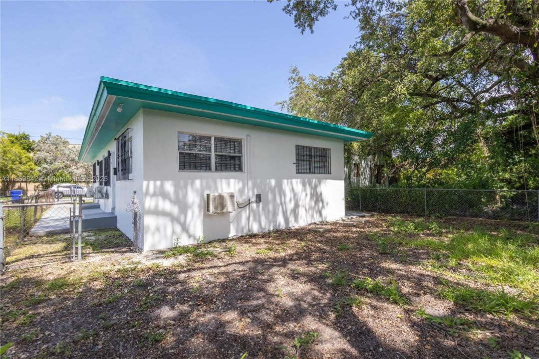 7010 NW 5th Pl, Miami, Florida 33150, Estados Unidos