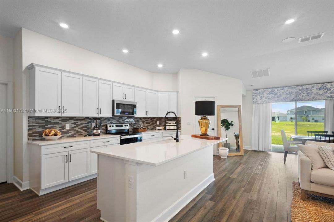 9100 OSCRAFT DR, Davenport, Florida 33896