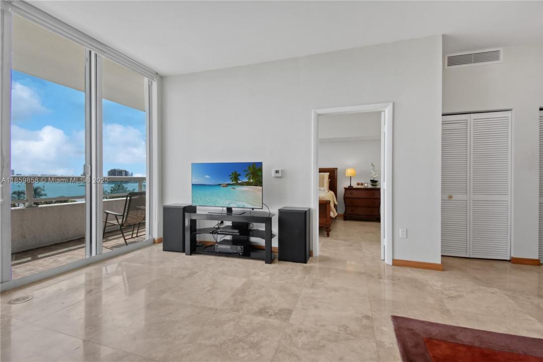 1800 N Bayshore Dr 509, Miami, Florida 33132