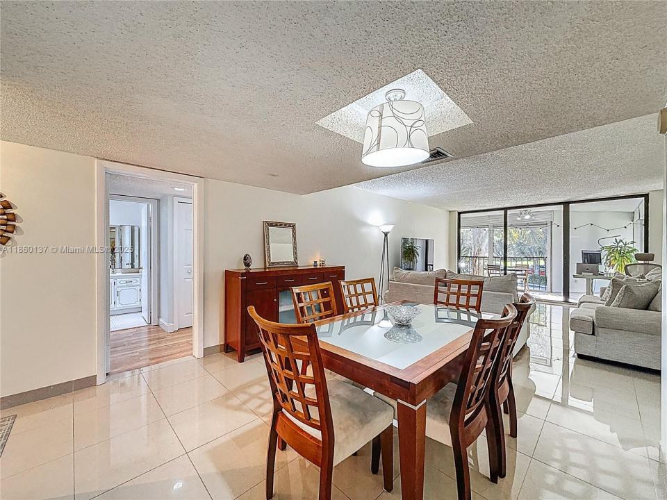 16475 Golf Club Rd 202, Weston, Florida 33326