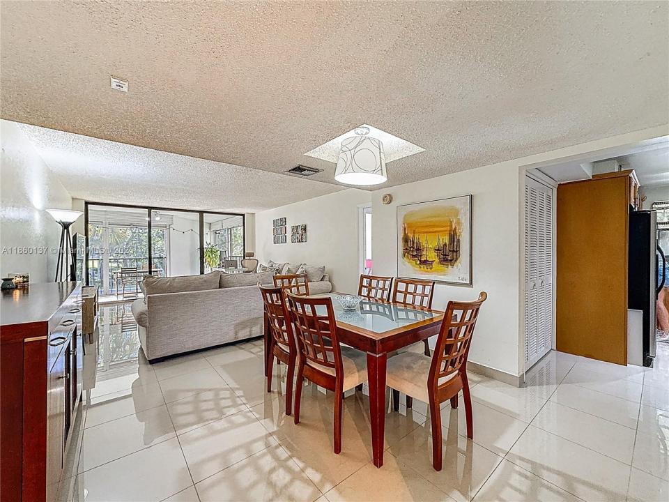 16475 Golf Club Rd 202, Weston, Florida 33326