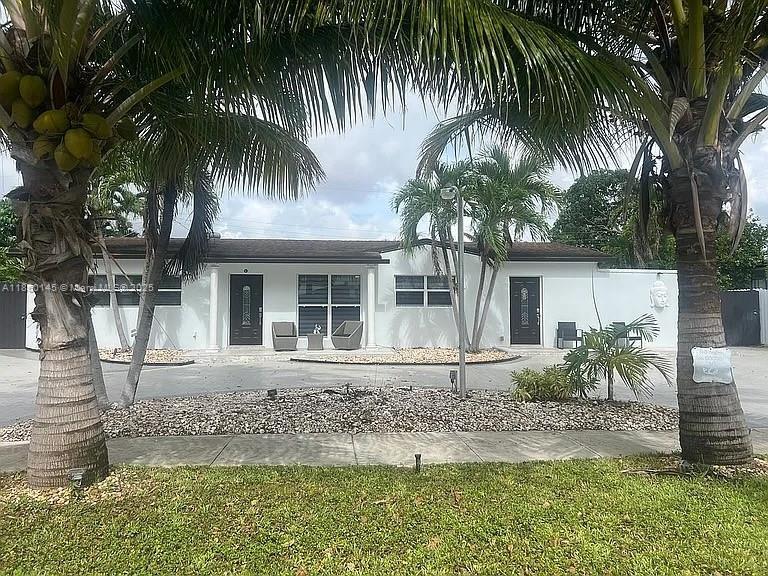 6520 W 8th Ln, Hialeah, Floryda 33012, USA